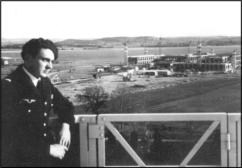 B.D.E. en construction ; photographie prise de la tour « Para » à la fin des années 1930.